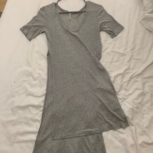 Gray high low top with side slit